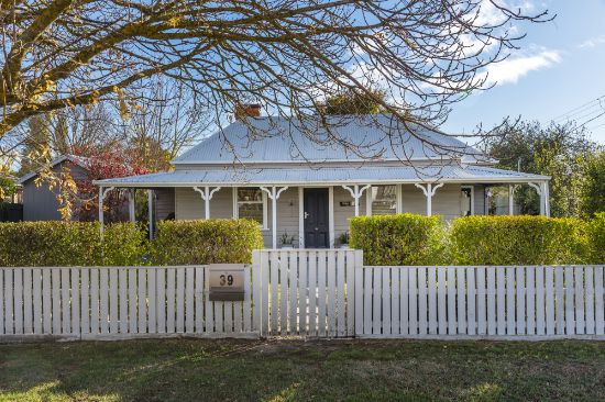 39 Yaldwyn Street East, Kyneton, Vic 3444
