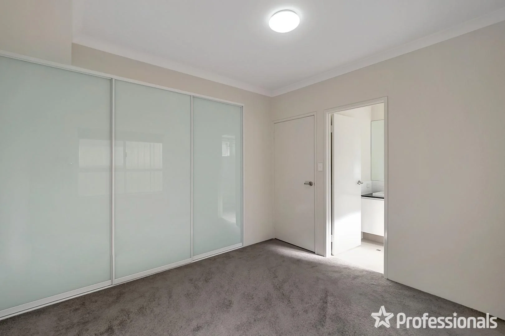 4/36 Willespie Drive, Pearsall, WA 6065