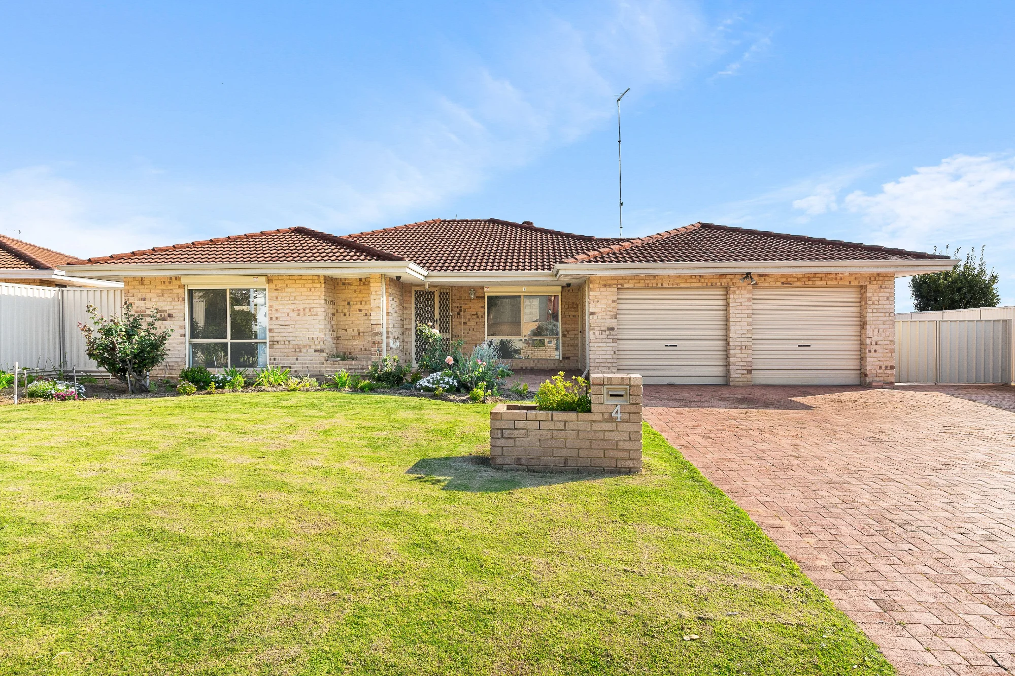 4 Atwick Place, Coogee WA 6166