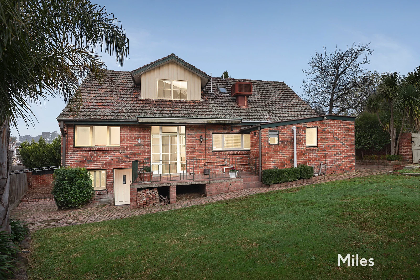 4 Beauview Parade, Ivanhoe East, Vic 3079