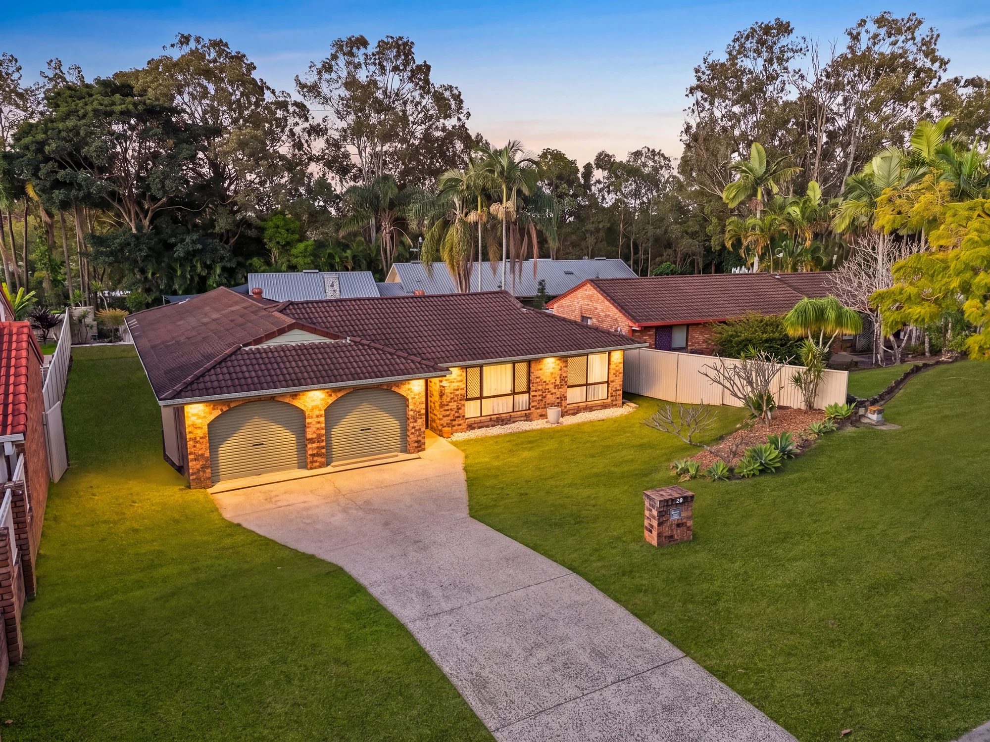 4 Bowen Court, Helensvale, Qld 4212