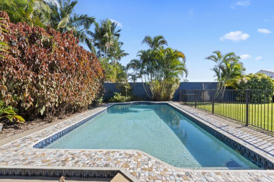 4 Canberra Court, Mermaid Waters, Qld 4218