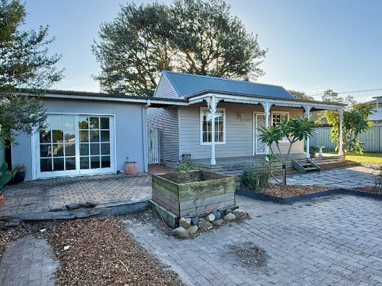 4 Chester St, Bellambi, NSW 2518