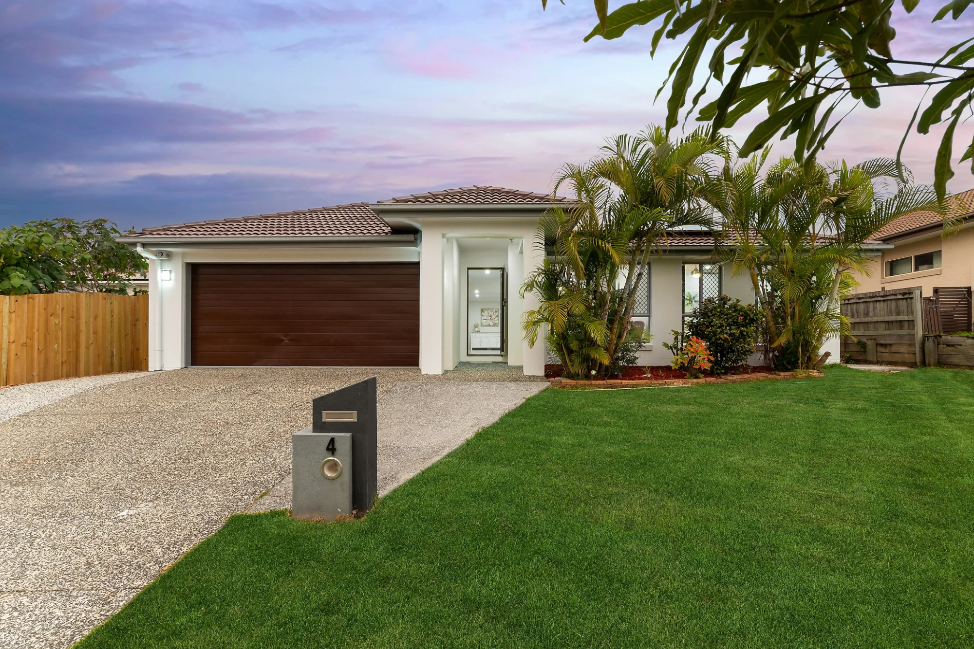 4 Colebrook Crescent, Doolandella, Qld 4077