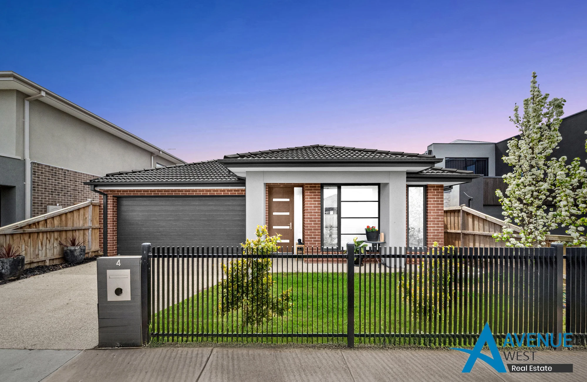 4 Dandelion Crescent, Rockbank, Vic 3335