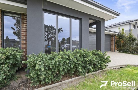 4 Emaleigh Close, Officer, Vic 3809