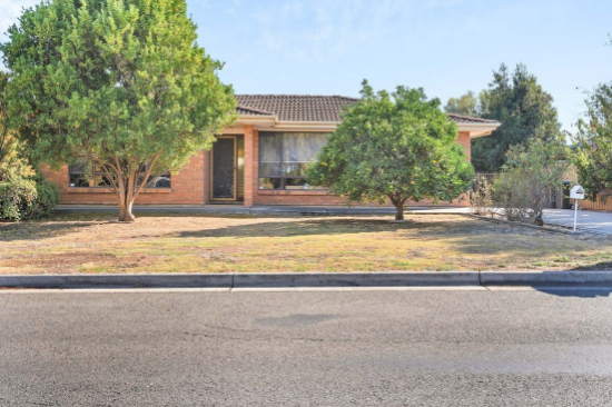 4 Geraldine St, Valley View, SA 5093