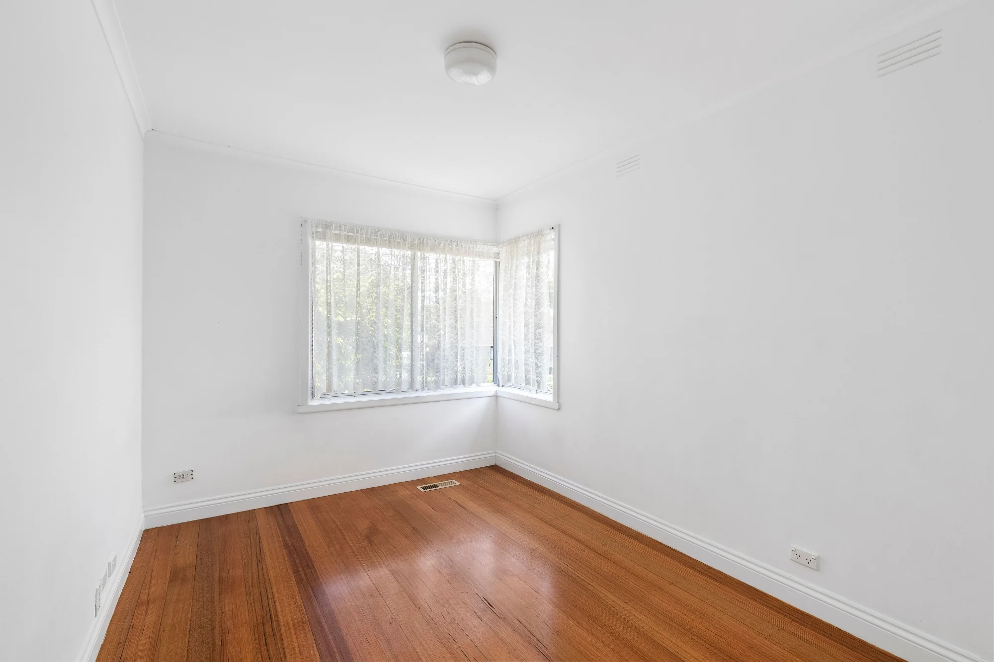 4 Green Avenue, Kingsbury VIC 3083