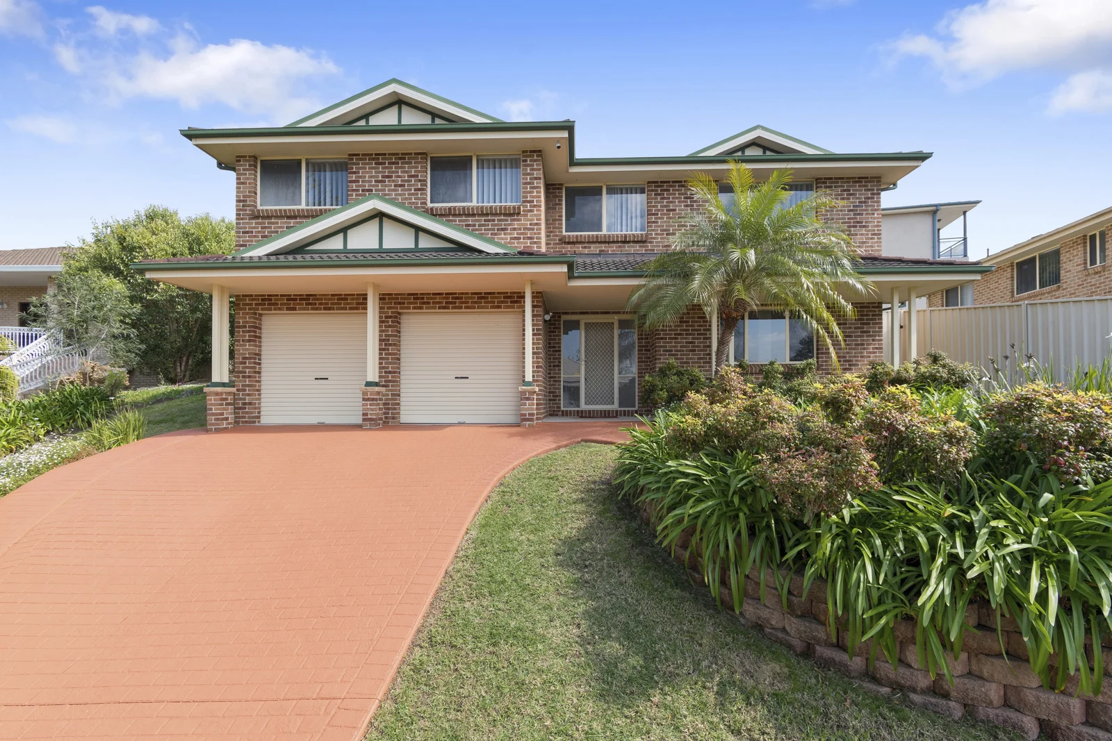 4 Jarrah Crescent, Cordeaux Heights, NSW 2526