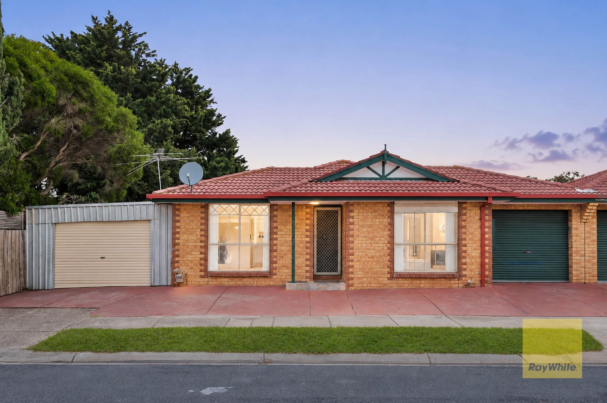 4 Kiparra Close, St Albans, Vic 3021