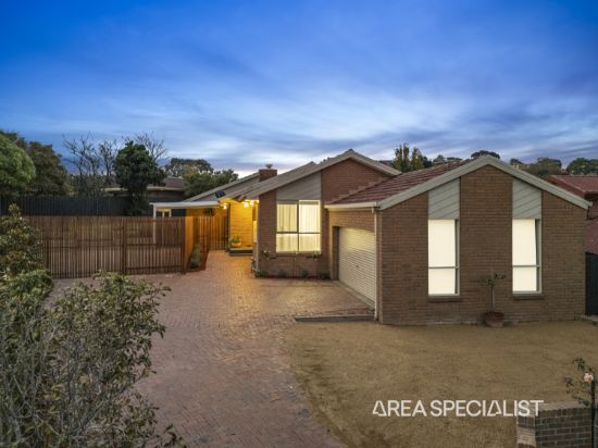 4 McInnes Court, Pakenham, Vic 3810