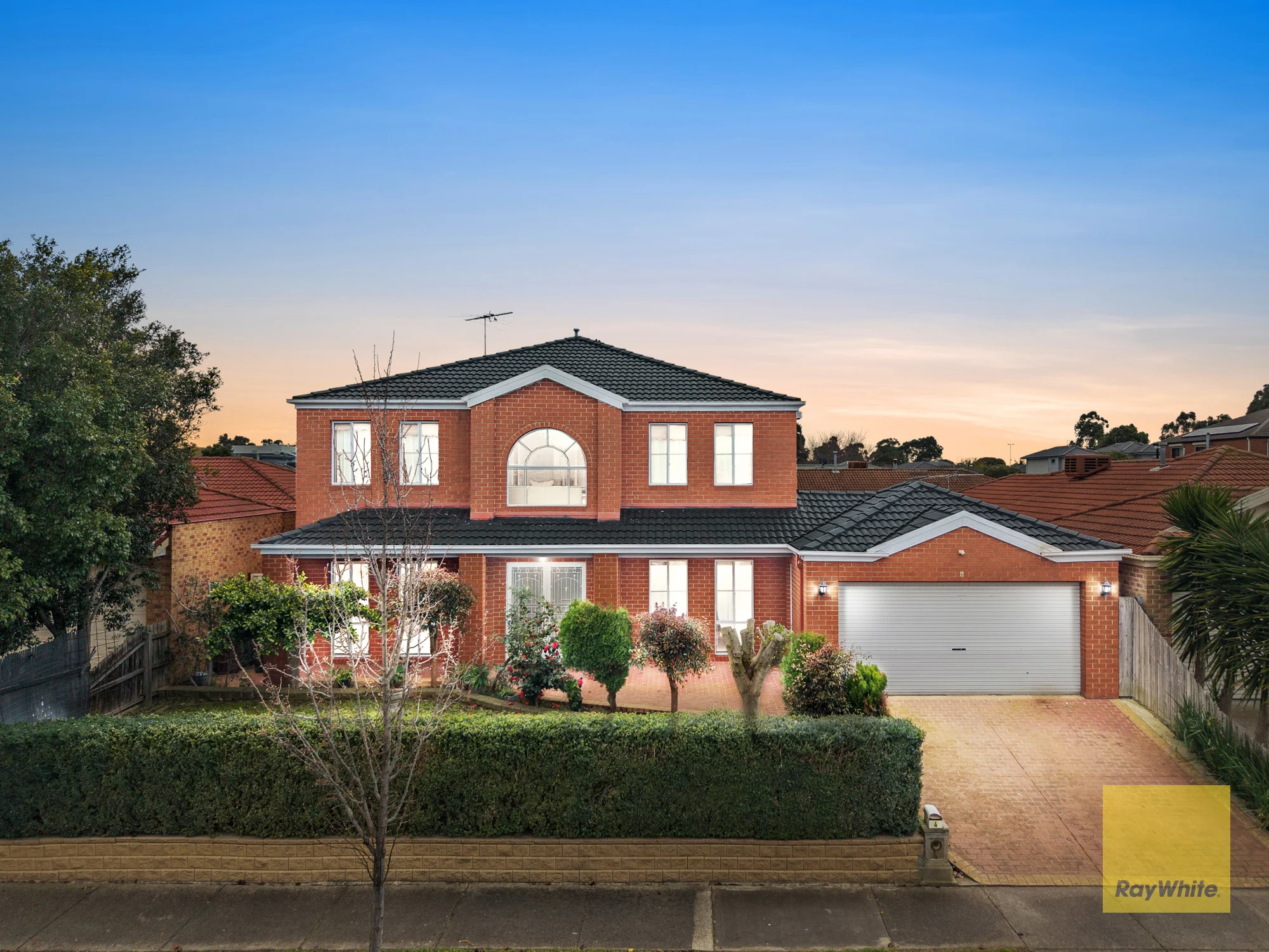 4 Mcnamara Avenue, Roxburgh Park, Vic 3064