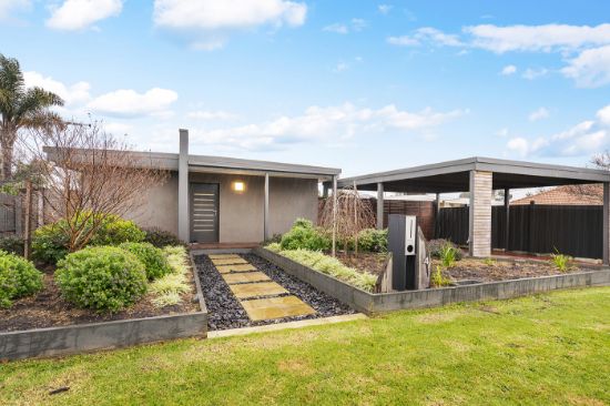 4 Oakfield Court, Frankston South, Vic 3199