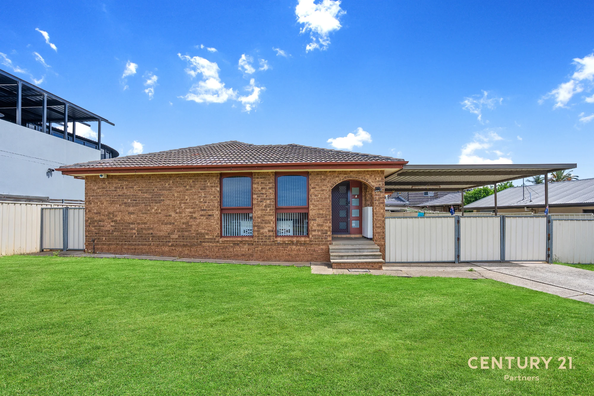 4 Serpentine Street, Bossley Park, NSW 2176