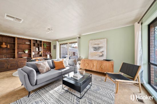 4 Summerville Crescent, Florey, ACT 2615