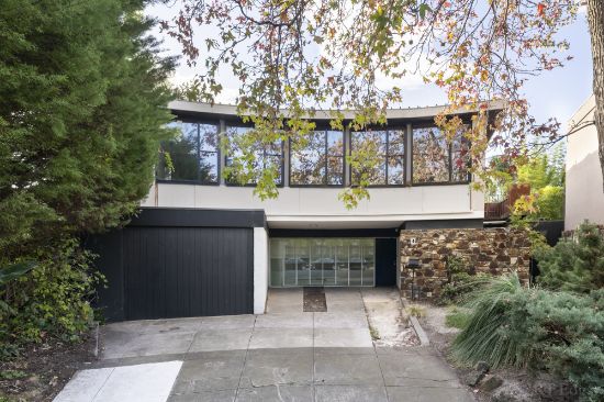4 Theodore Court, Toorak, Vic 3142
