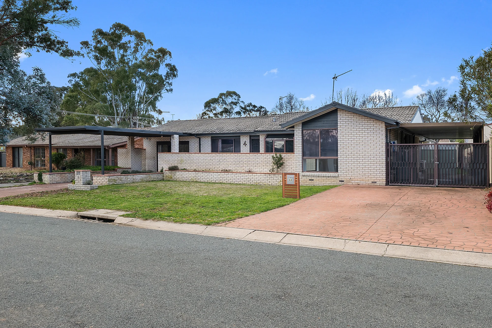 4 Twine Place, Monash, ACT 2904