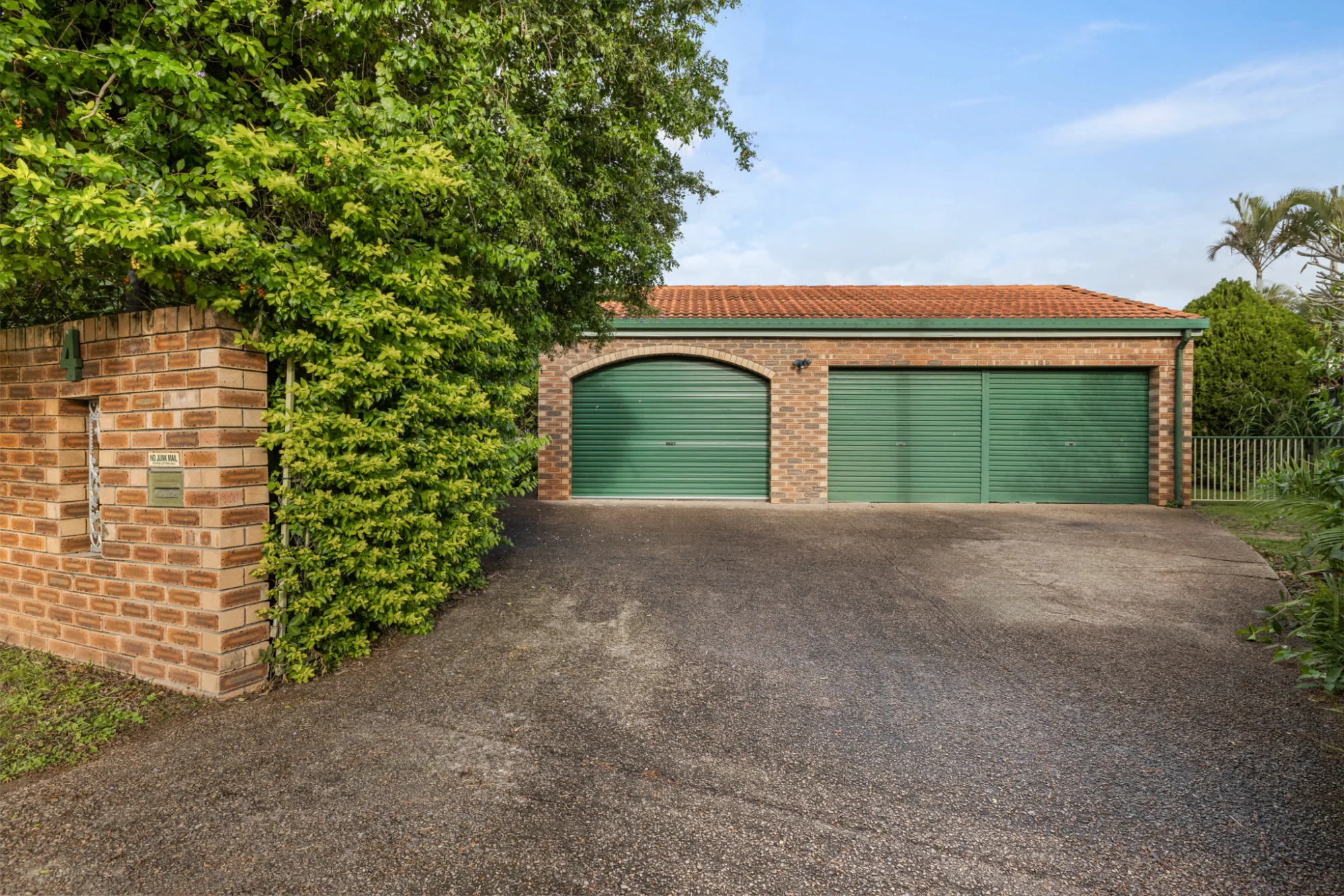4 Waringa Court, Minyama, Qld 4575