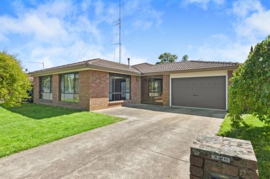 4 Webbcona Parade, Wendouree, Vic 3355