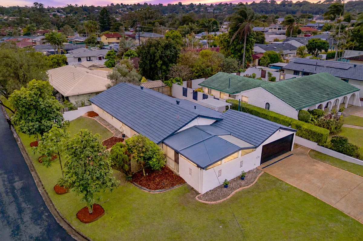 4 Wootton Crecent, Springwood, Qld 4127