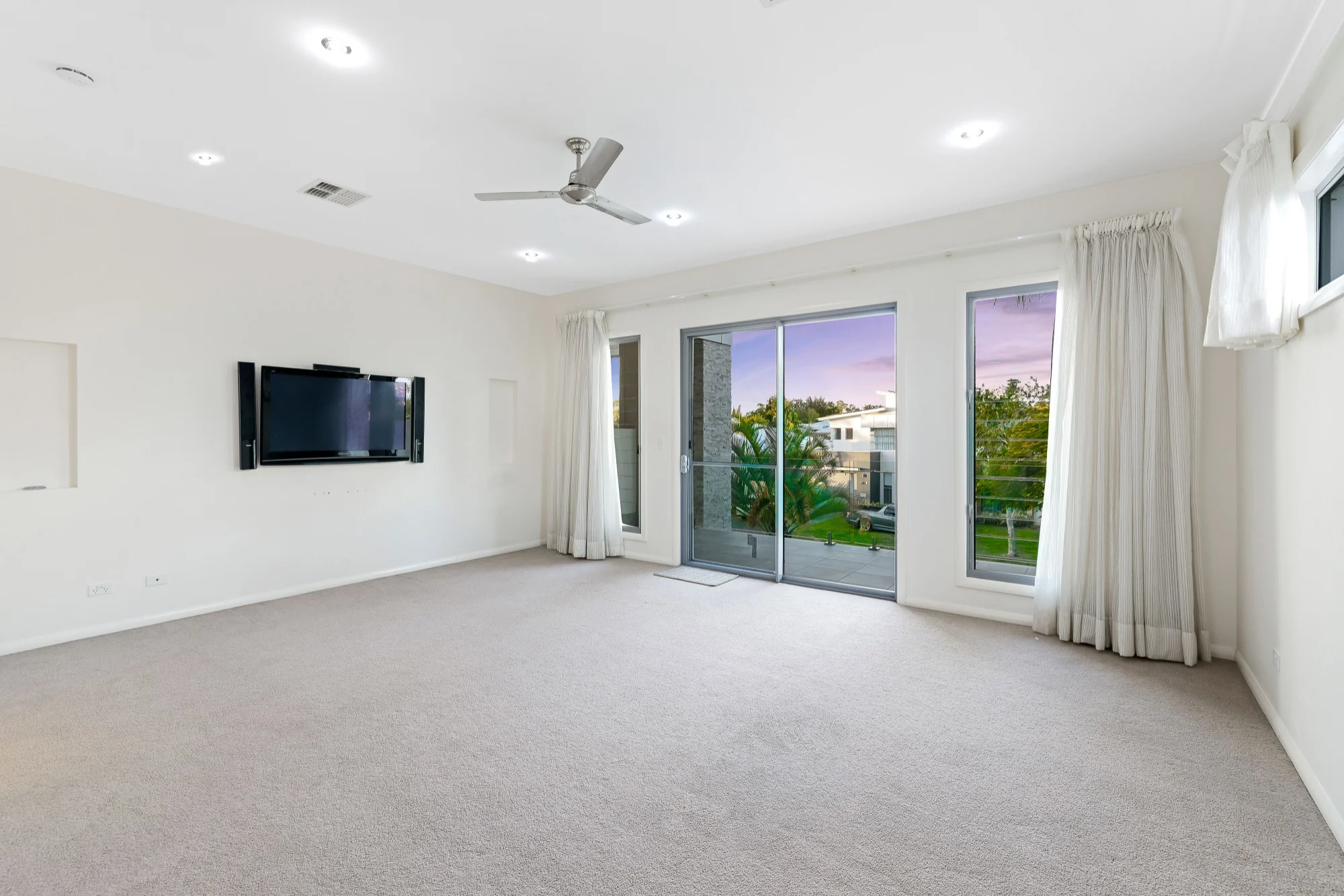 4004 The Boulevarde, Benowa QLD 4217
