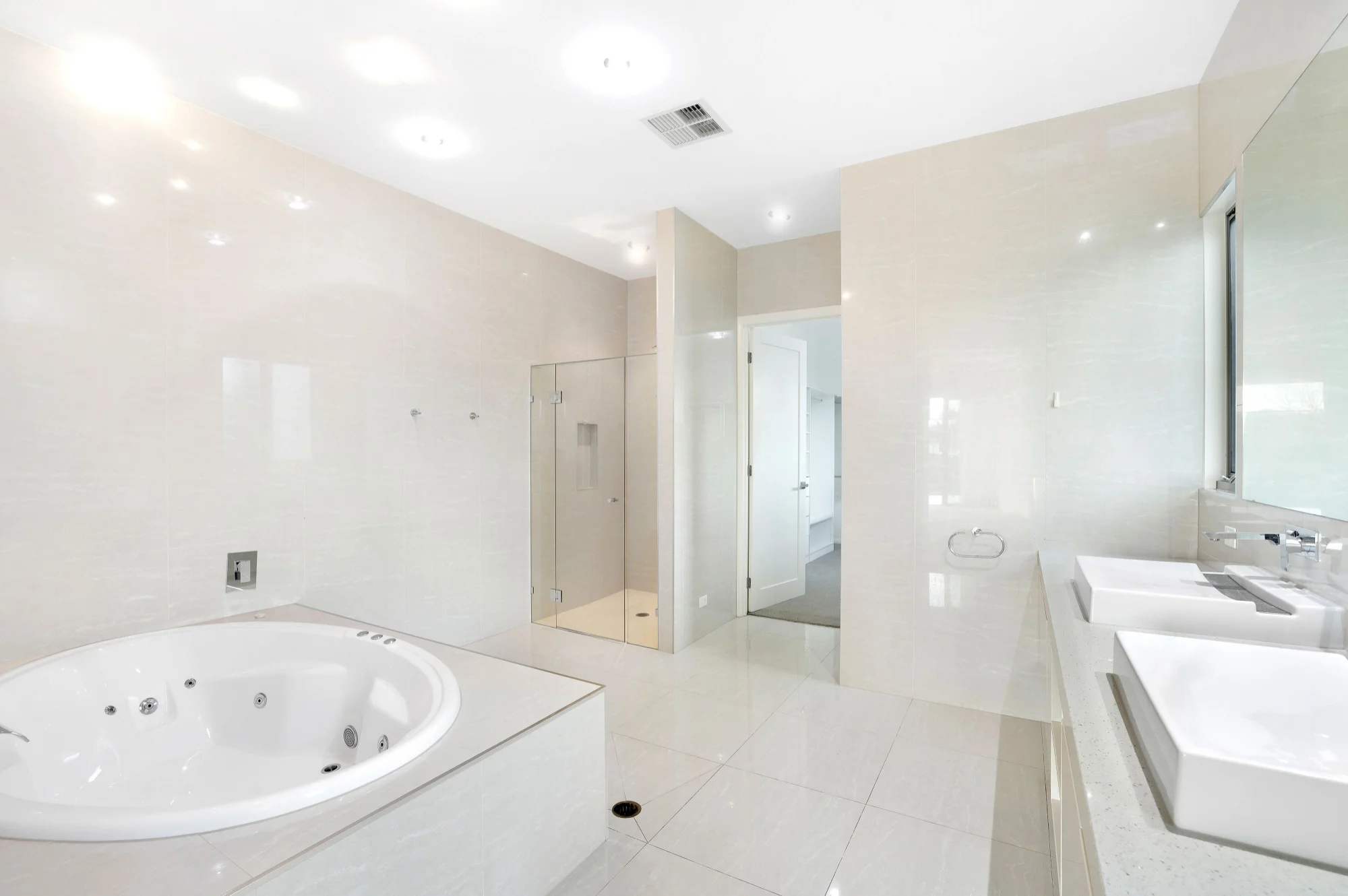 4004 The Boulevarde, Benowa QLD 4217