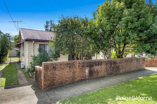 406 Sandgate Road, Shortland, NSW 2307