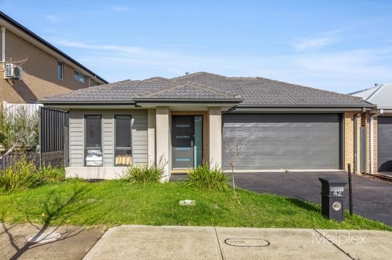 42 Rhynhurst Street, Clyde North, Vic 3978