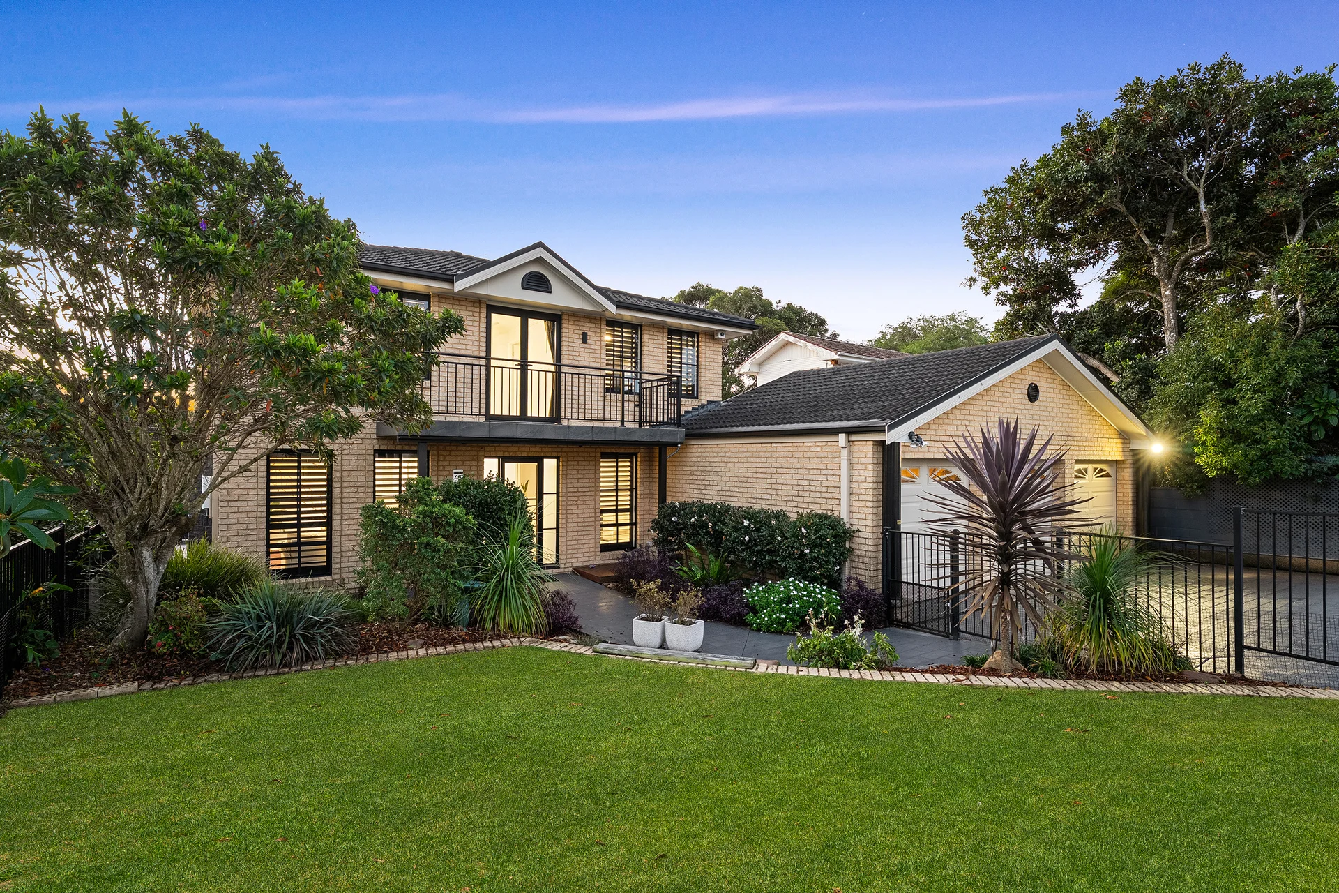 43 Lakin Street, Bateau Bay, NSW 2261