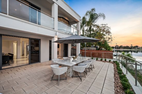 43 McDonald Grove, West Lakes, SA 5021