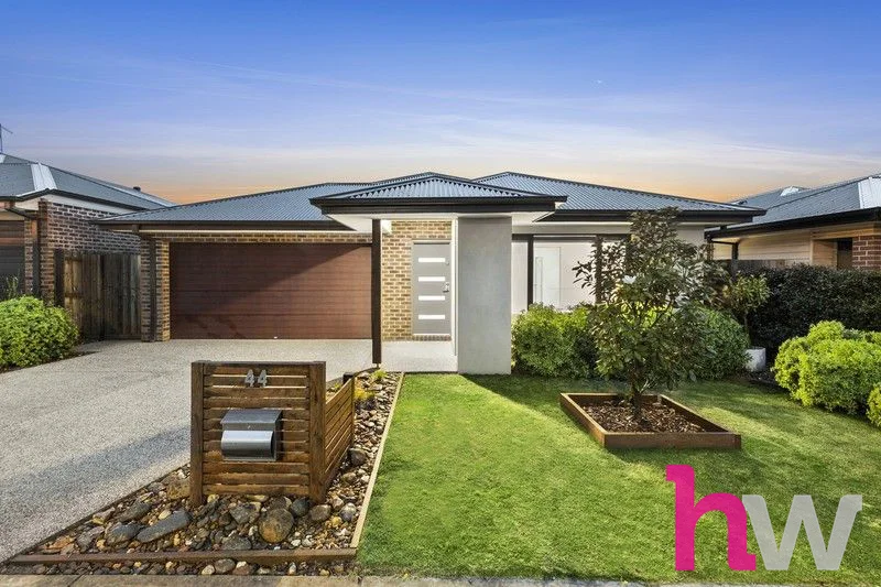 44 Decourcy Way, Armstrong Creek, Vic 3217