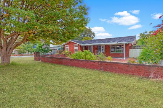 45 Waratah Drive, Camillo, WA 6111