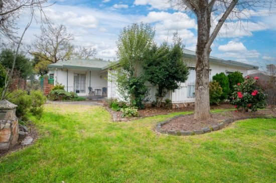 456 HALL AVENUE, Lavington, NSW 2641