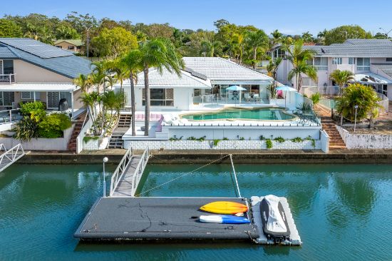 476 Oxley Drive, Runaway Bay, Qld 4216