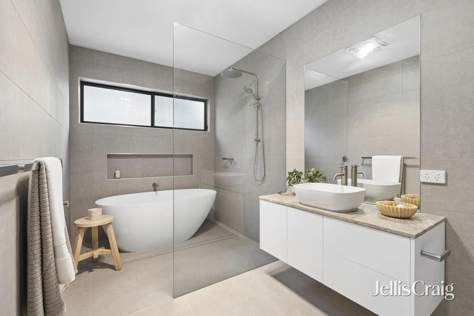 4A Fourth Street, Hepburn Springs, Vic 3461