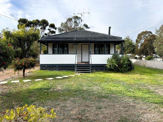 5 Andover Street, Katanning, WA 6317