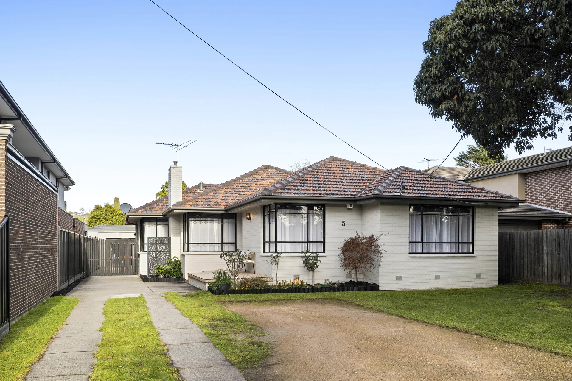 5 Brosnan Crescent, Strathmore, Vic 3041