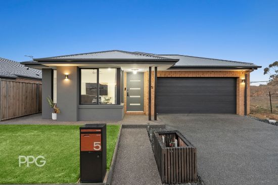 5 Burgenstein Drive, Charlemont, Vic 3217