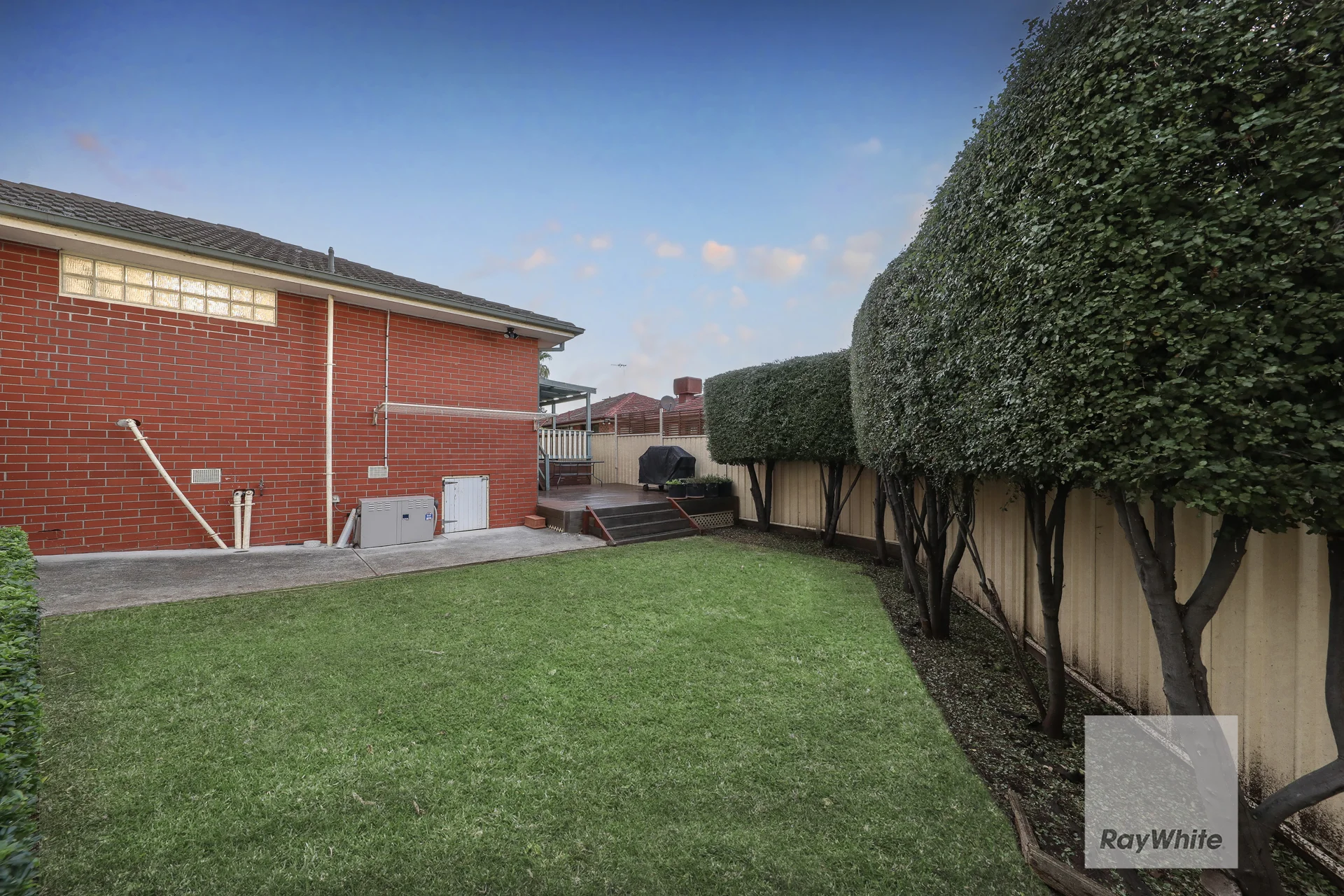 5 Castleton Court, Gladstone Park, Vic 3043