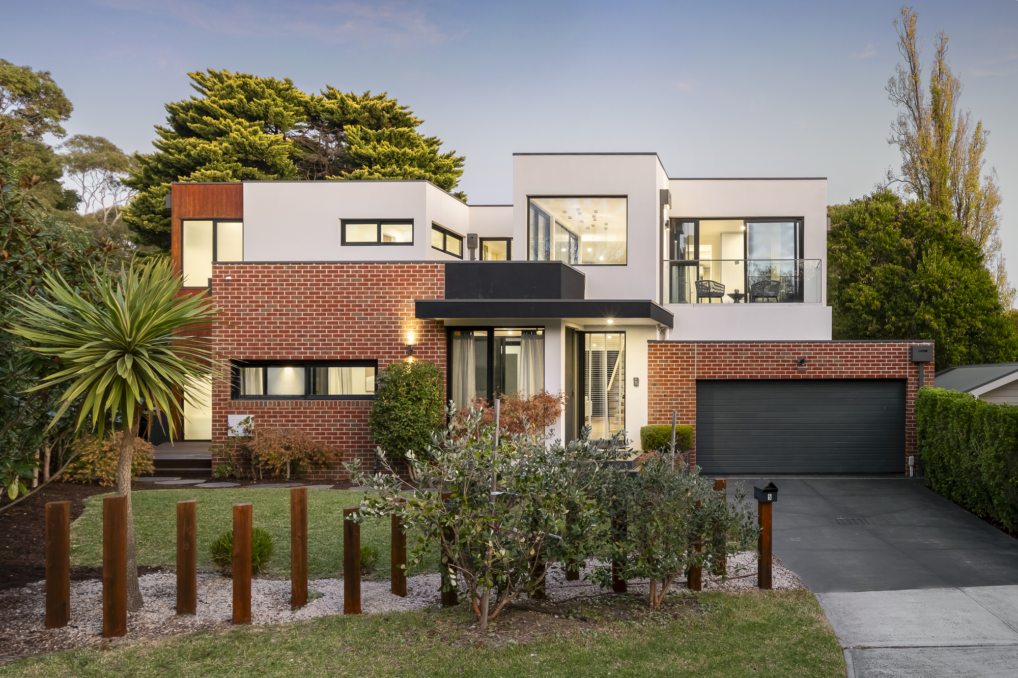 5 East Court, Camberwell, Vic 3124 5 East Court, Camberwell, Vic 3124