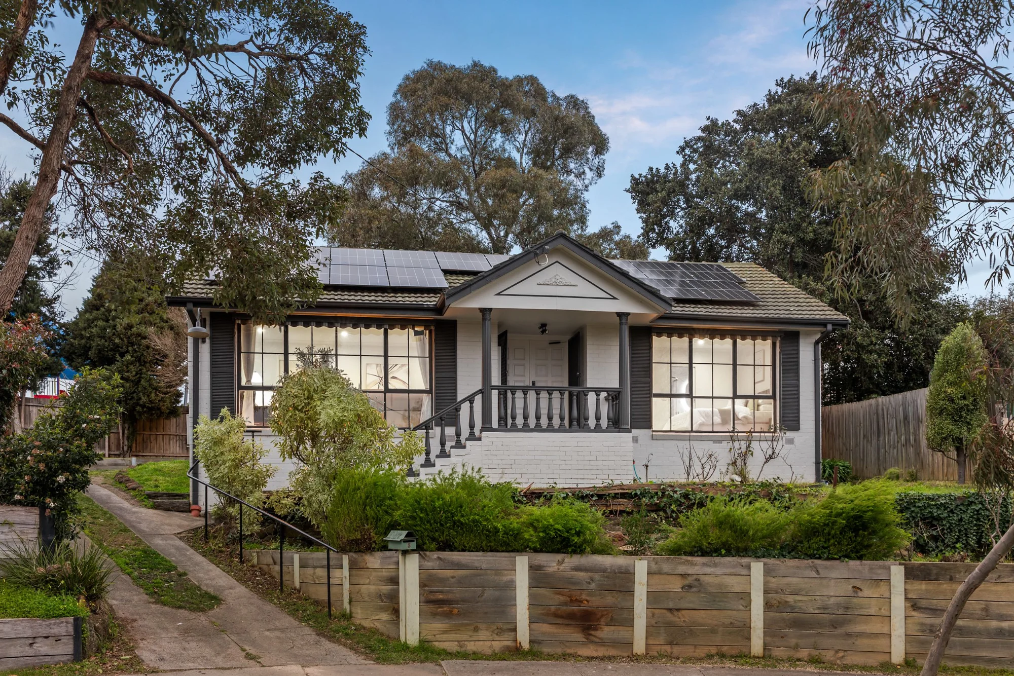5 Emily Court, Burwood East VIC 3151