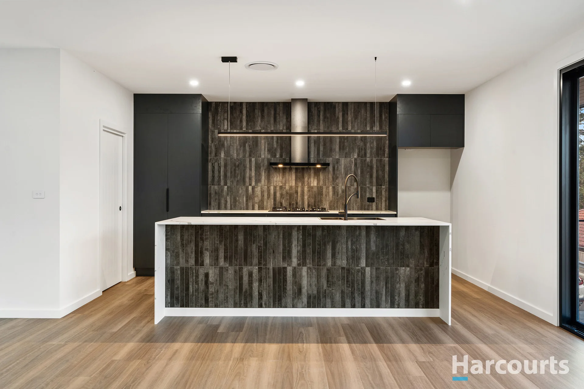5 Evita Place, Mount Hutton, NSW 2290