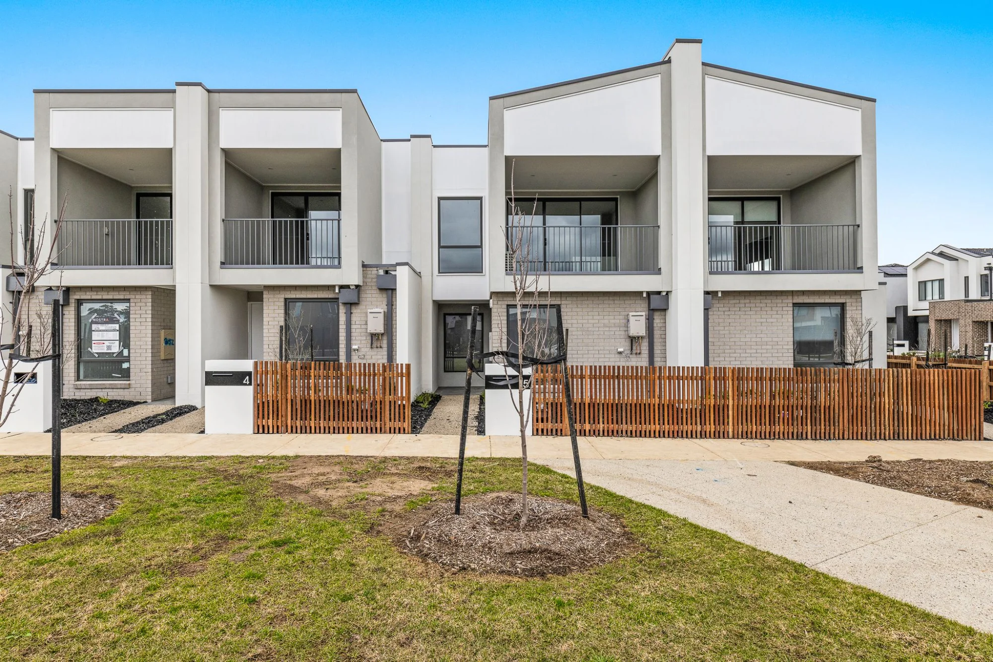 5 Flaxgrove Walk, Clyde VIC 3978