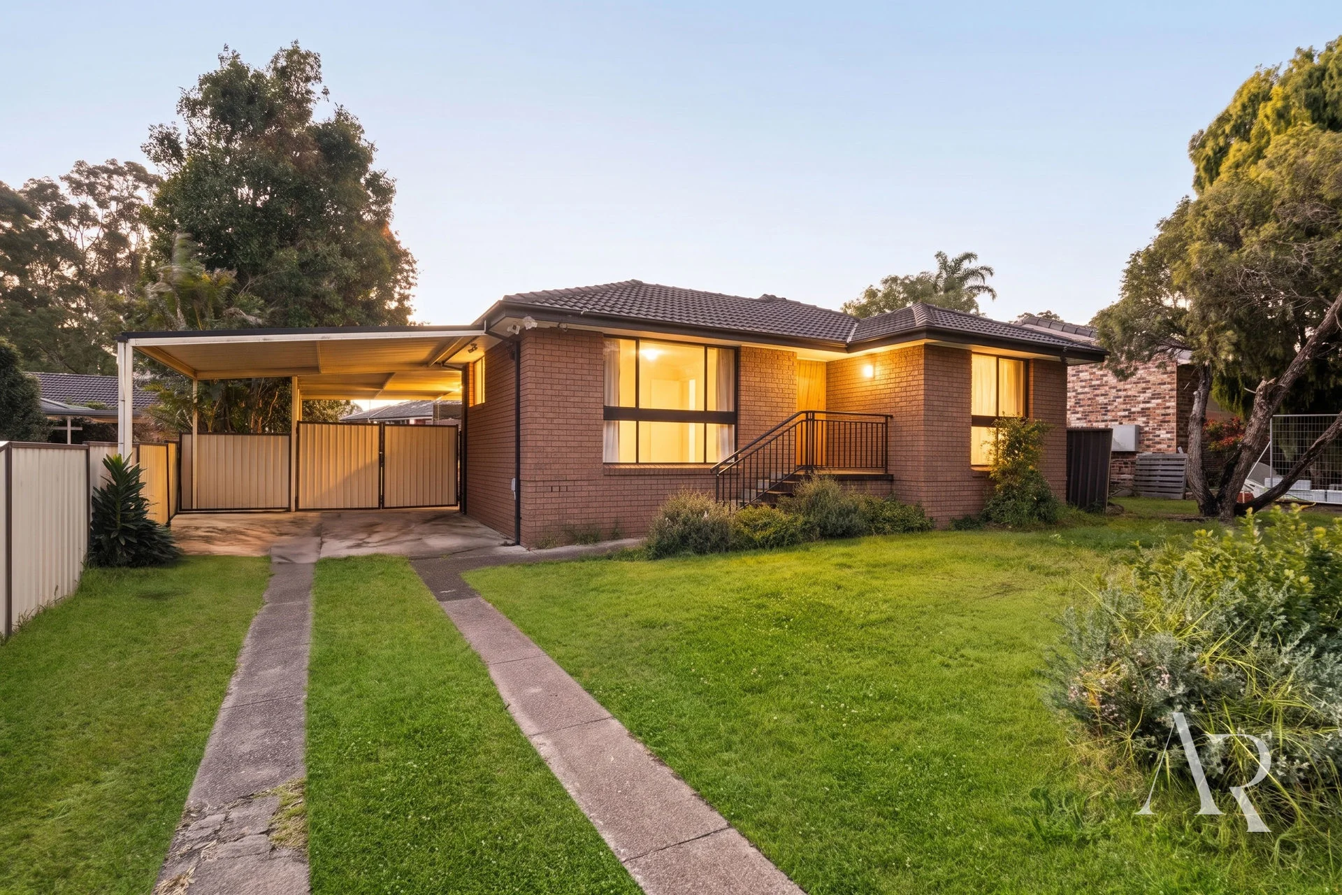 5 Georges Crescent, Georges Hall, NSW 2198