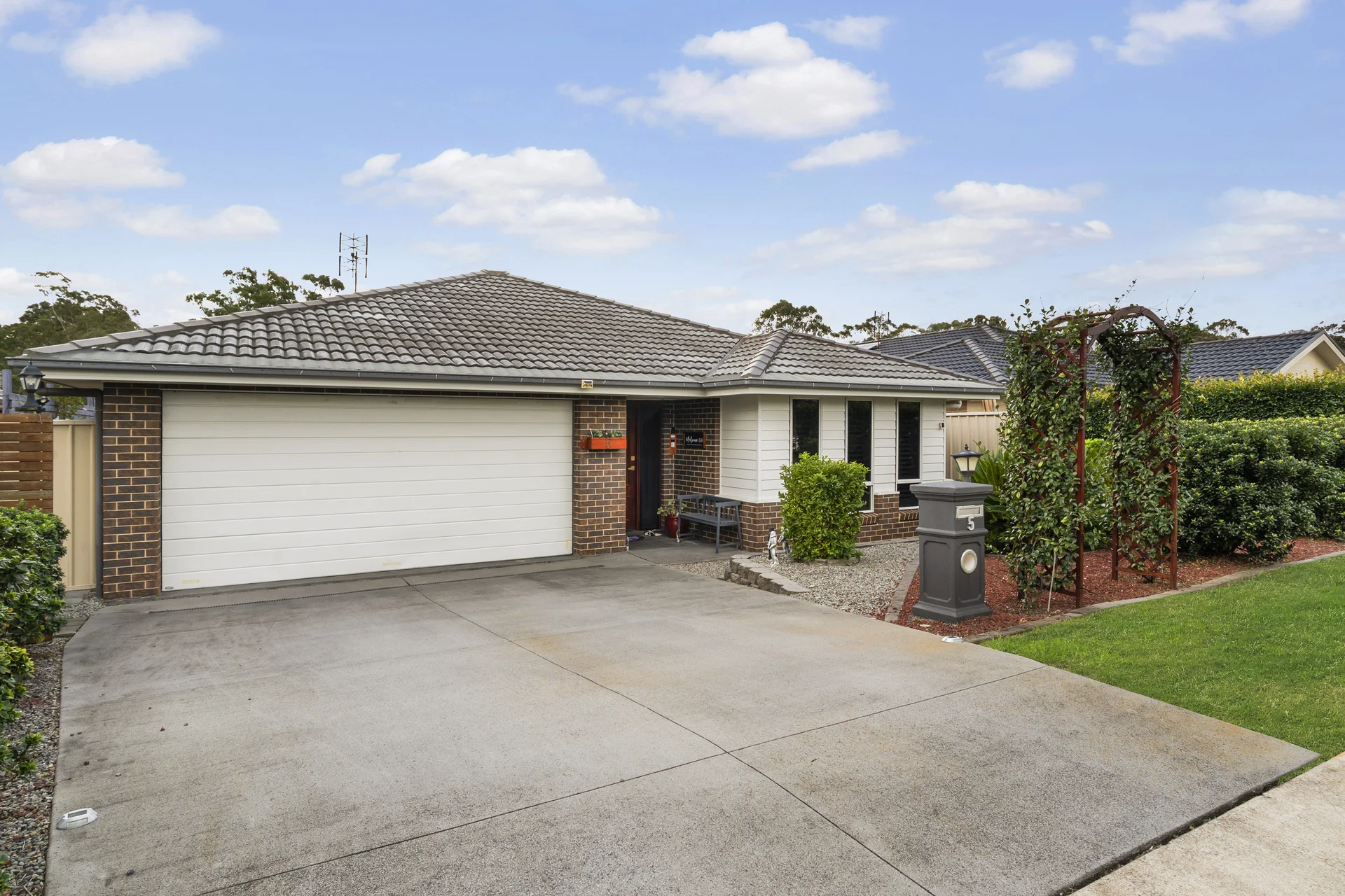 5 Mahogany Crescent, Thornton, NSW 2322
