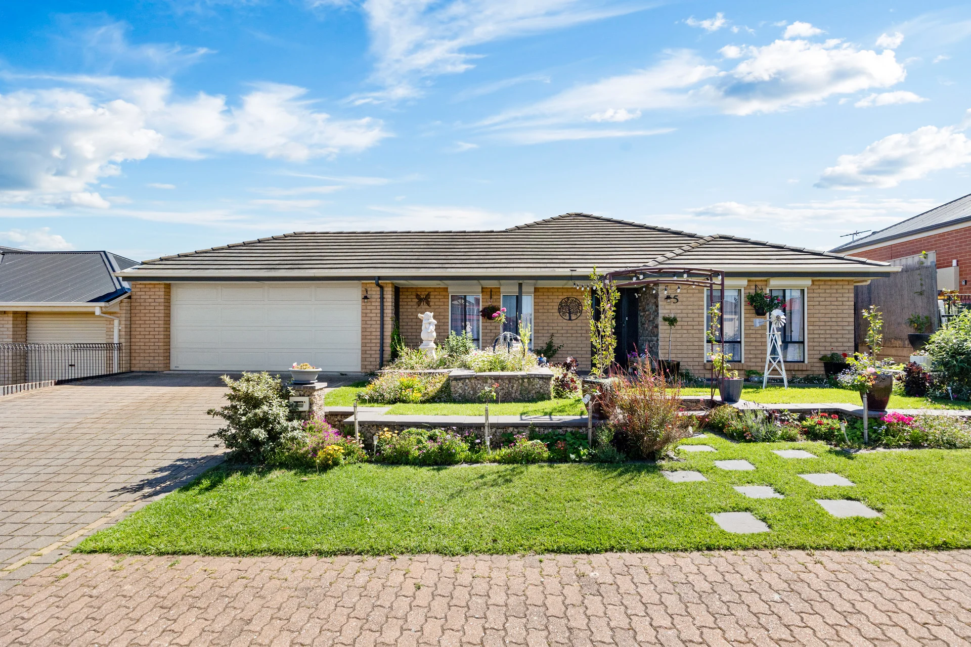 5 Manchester Circuit, Craigmore, SA 5114