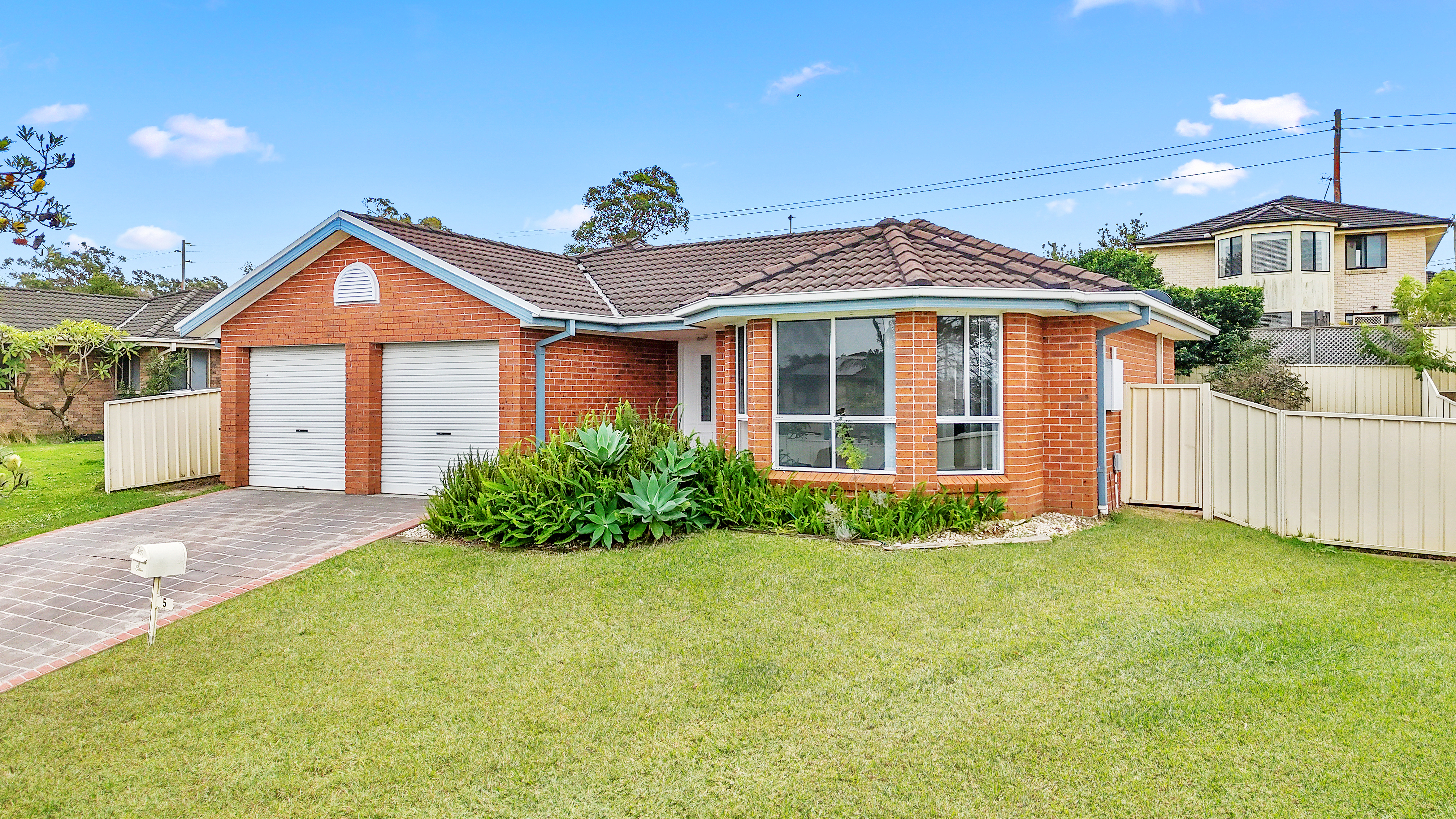 5 Myee Place, Blue Haven, NSW 2262 5 Myee Place, Blue Haven, NSW 2262