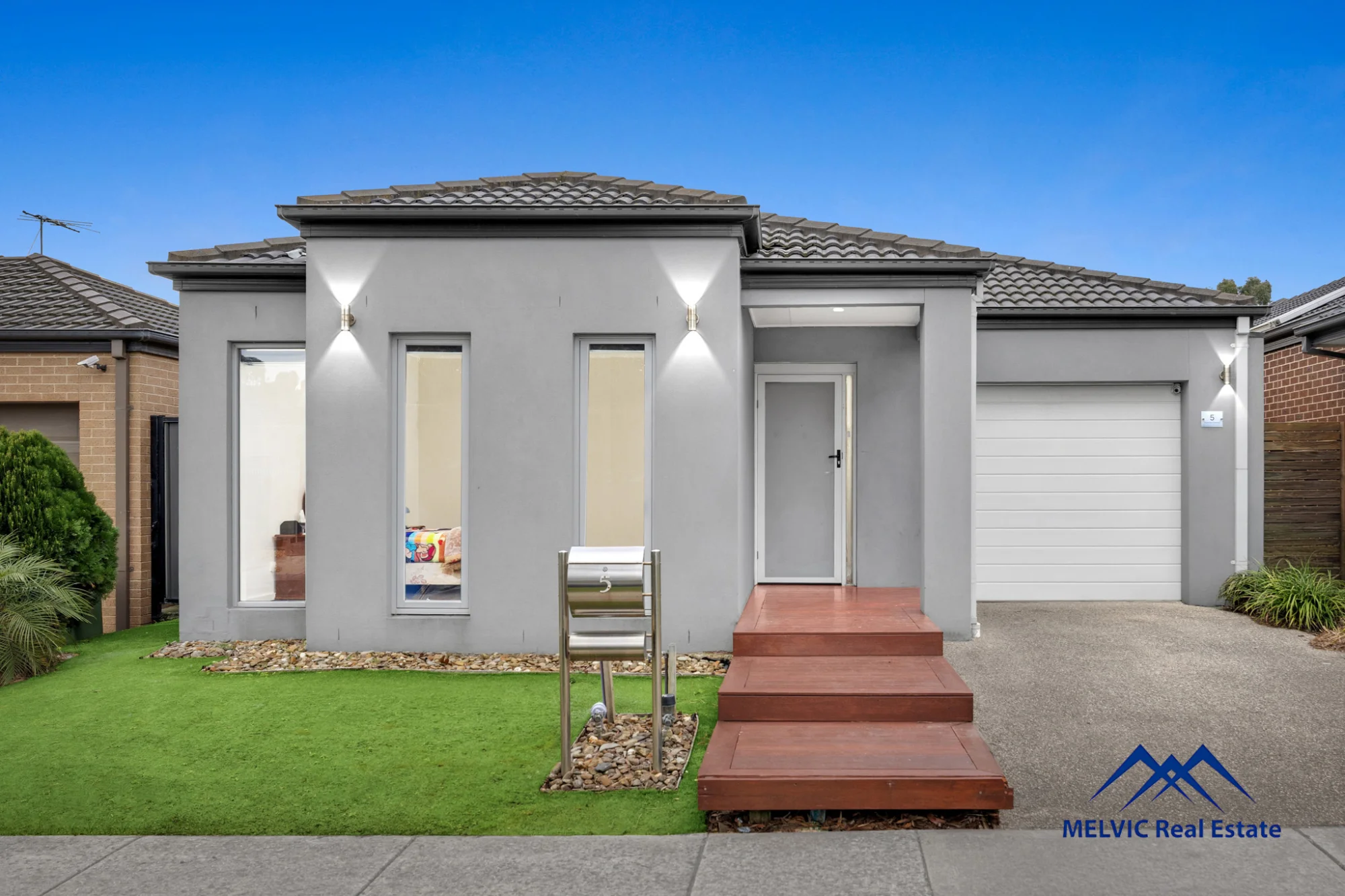 5 Palomino Avenue, Clyde North, Vic 3978