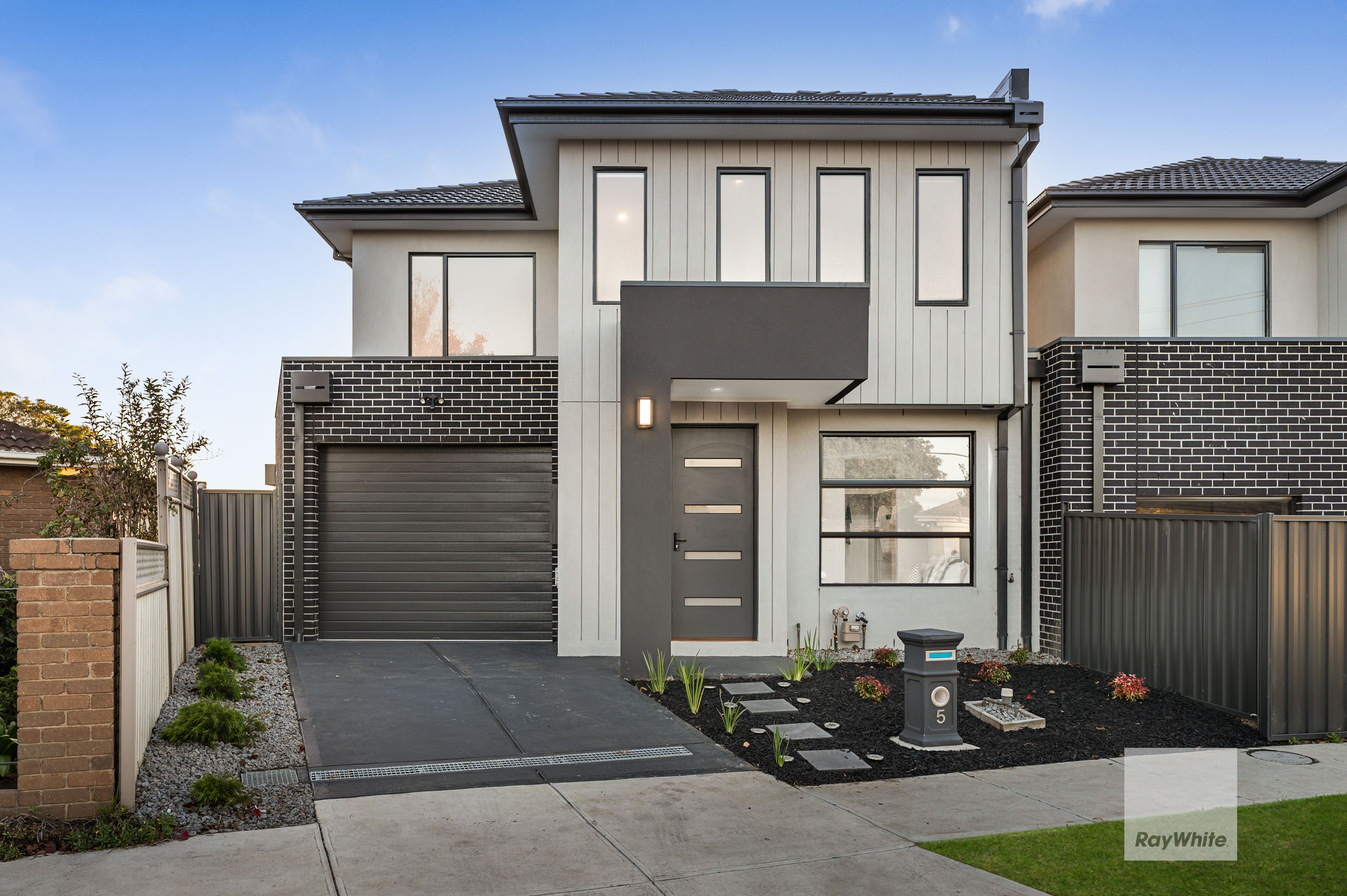 5 Parnell Crescent, Gladstone Park, Vic 3043 5 Parnell Crescent, Gladstone Park, Vic 3043