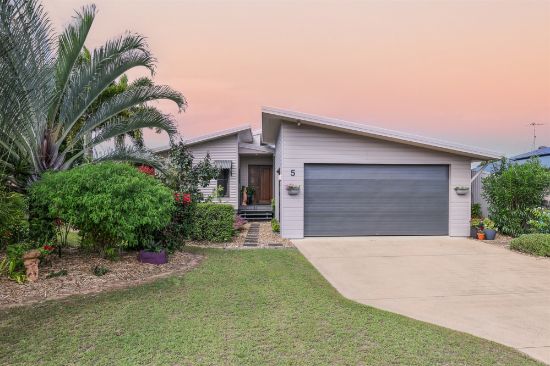 5 Willow Court, Moore Park Beach, Qld 4670